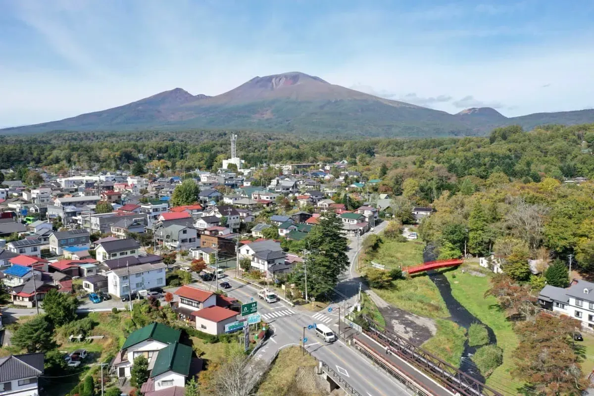 中軽井沢方面から見た浅間山
