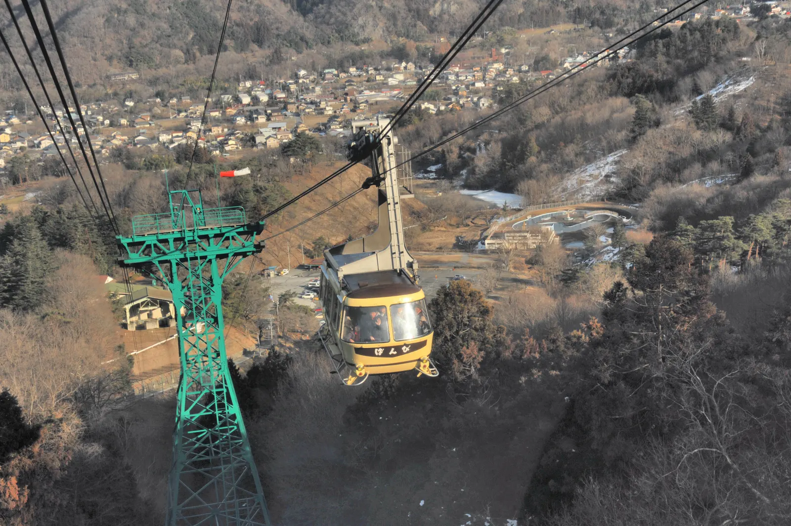 宝登山ロープウェイのゴンドラ「ばんび」