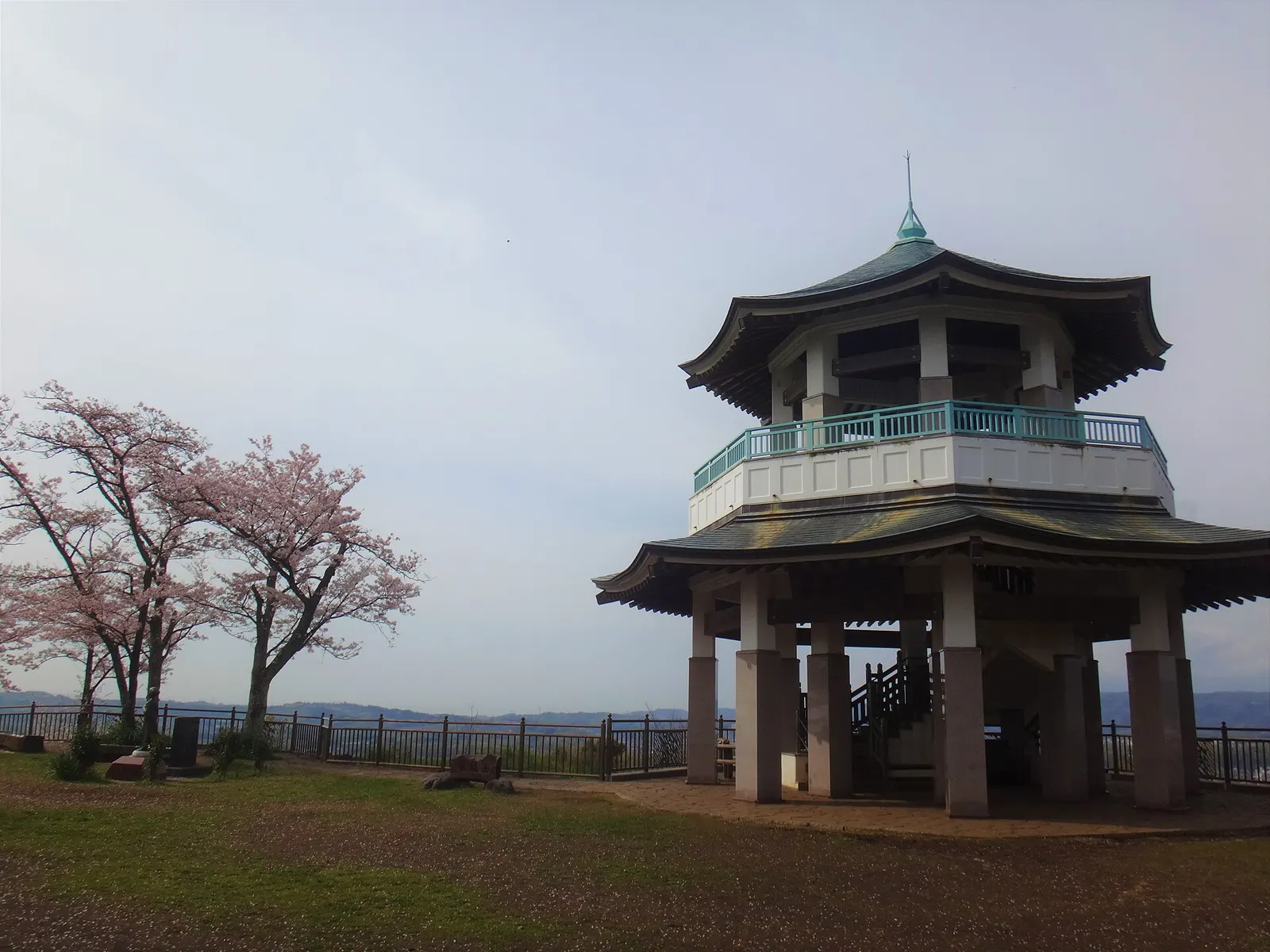 権現山の展望台