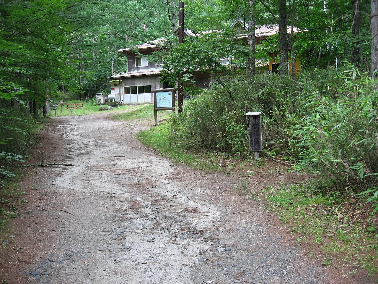 甲武信ヶ岳の登山口