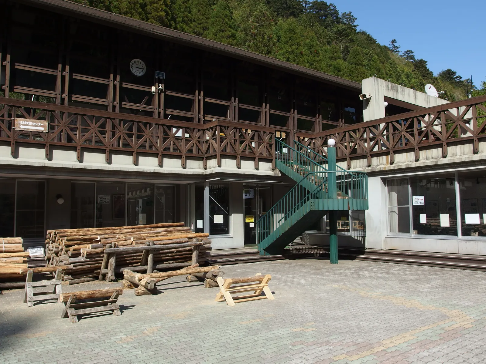 檜原都民の森の森林館