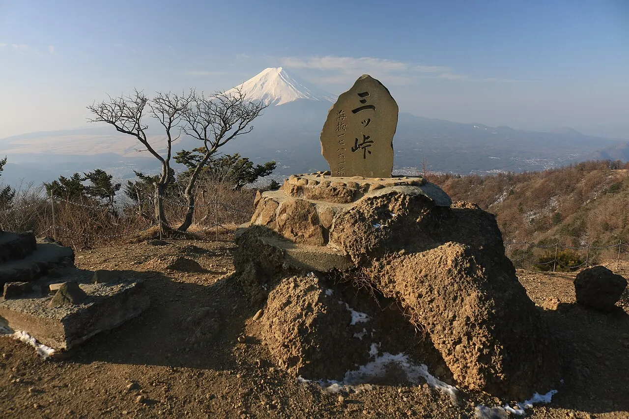 三ツ峠山の山頂付近から見た富士山