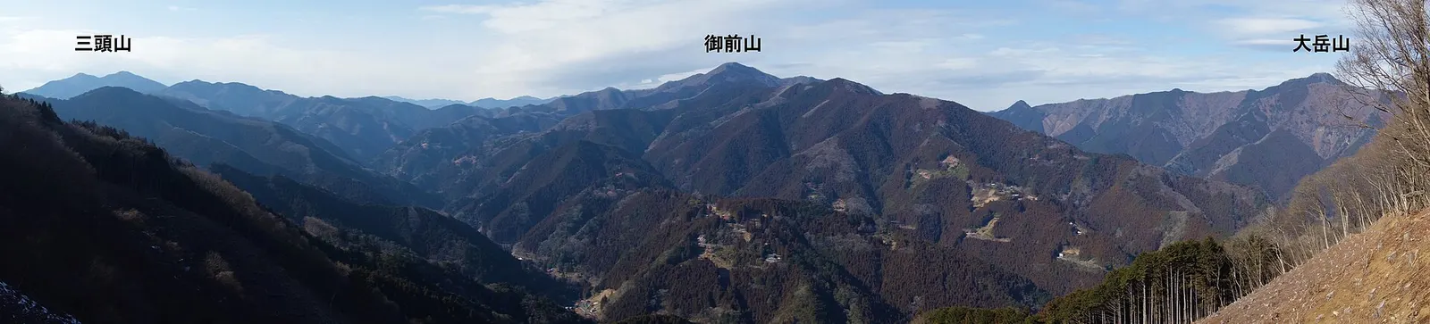 浅間尾根から見た奥多摩三山